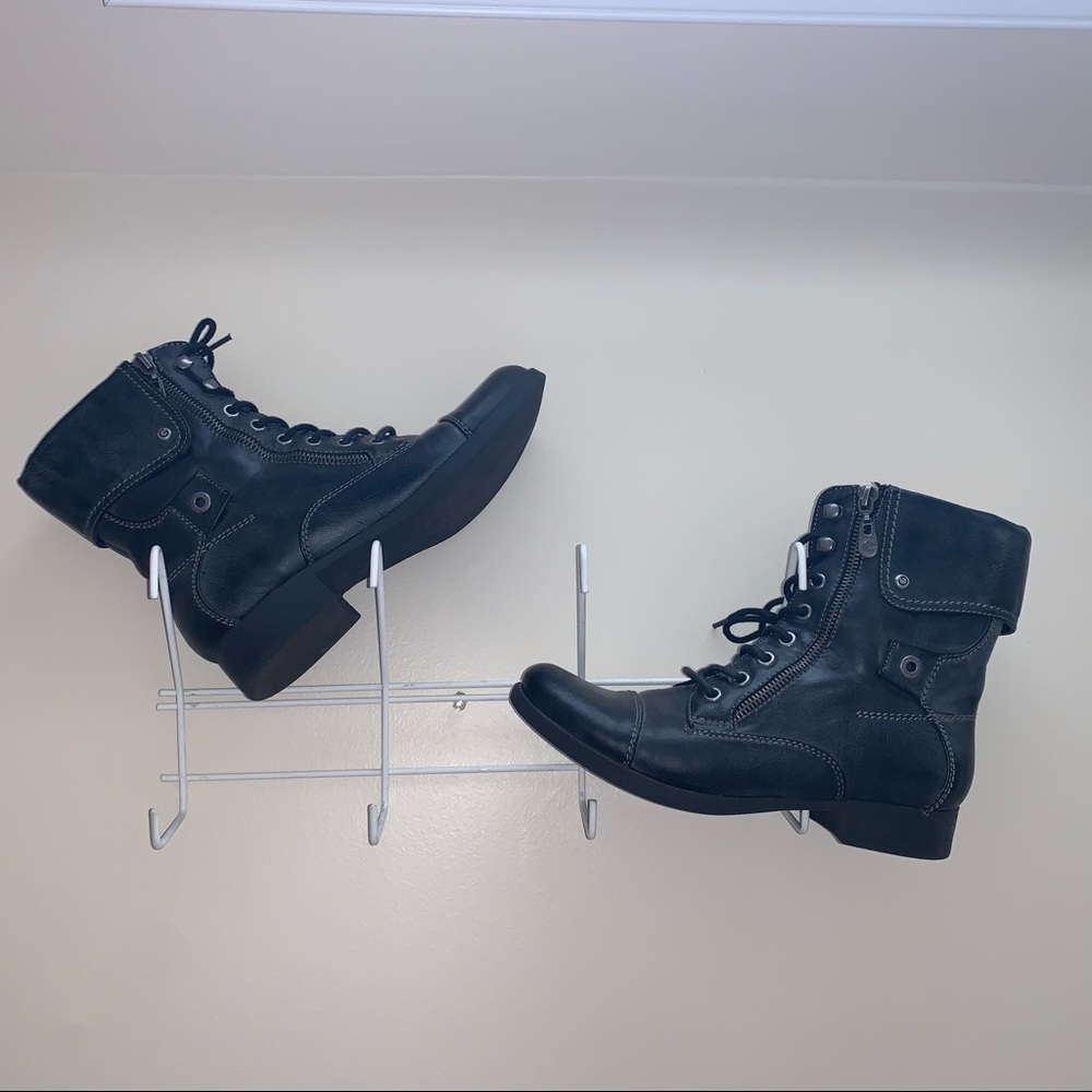 Guess boots